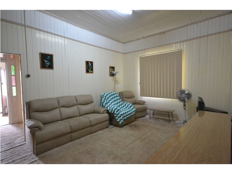 75 Geoffrey Street, Mount Lofty QLD 4350