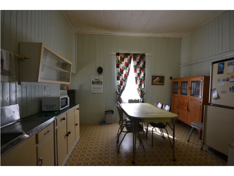 75 Geoffrey Street, Mount Lofty QLD 4350