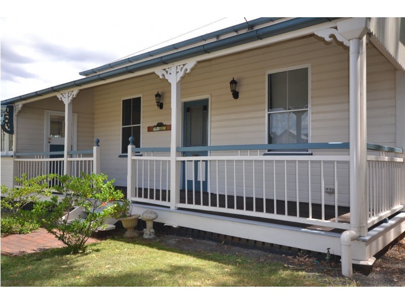 269 New England Highway, Harlaxton QLD 4350