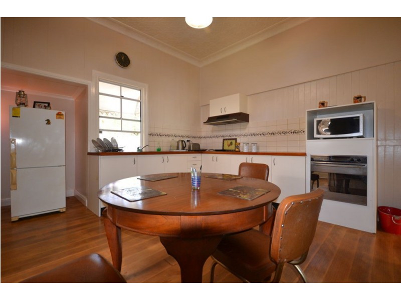 269 New England Highway, Harlaxton QLD 4350
