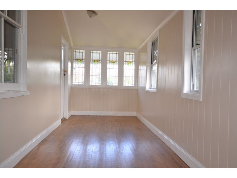 269 New England Highway, Harlaxton QLD 4350