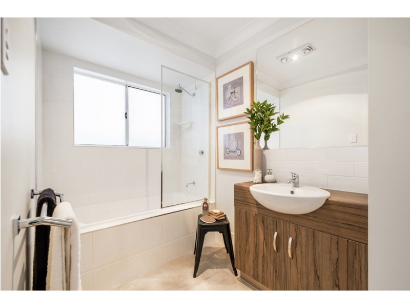 27 Negrita Street, Harristown QLD 4350