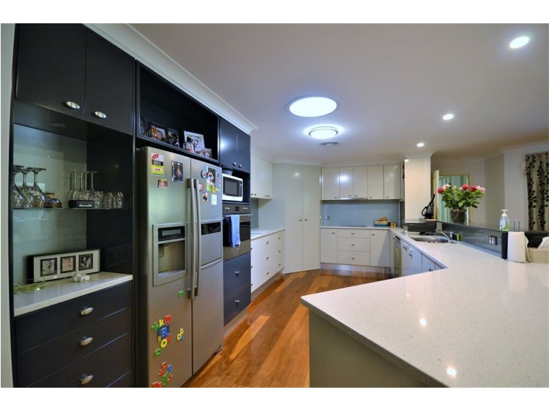 5 Nielsen Court, Middle Ridge QLD 4350
