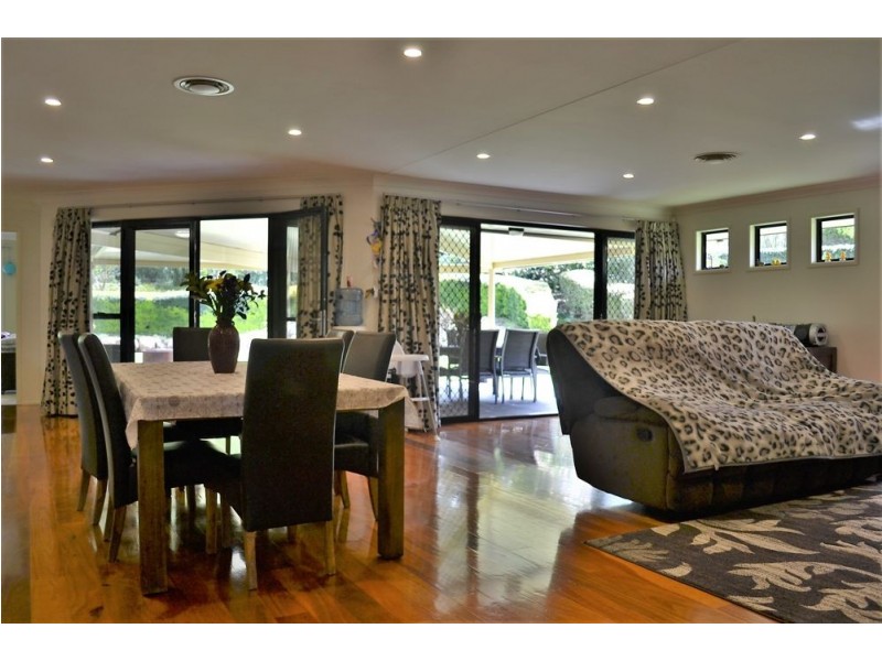 5 Nielsen Court, Middle Ridge QLD 4350