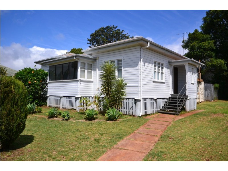 32 Avondale Street, Newtown QLD 4350