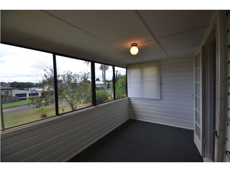 32 Avondale Street, Newtown QLD 4350