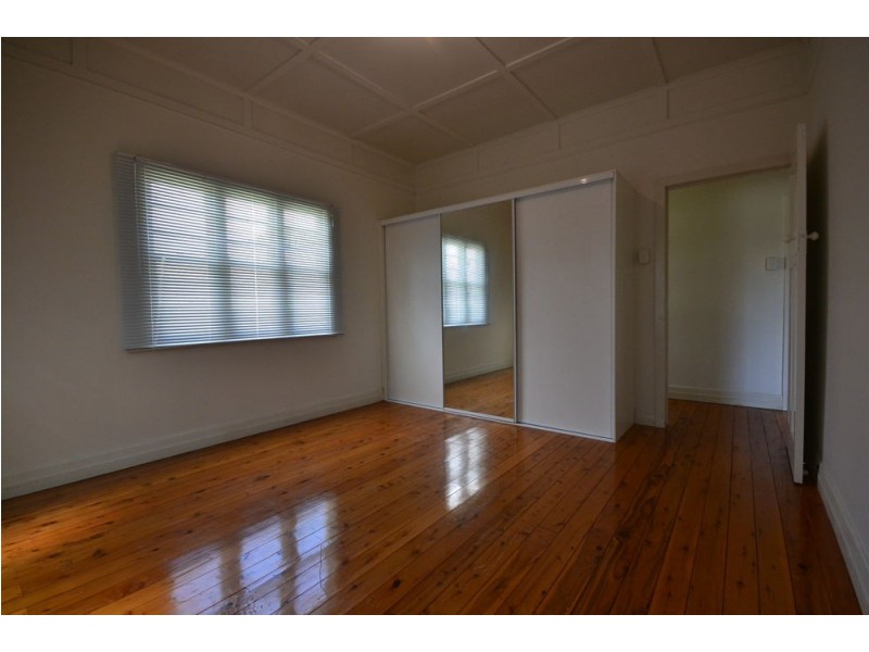 32 Avondale Street, Newtown QLD 4350