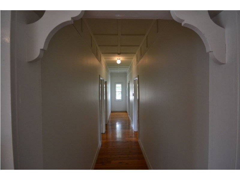 32 Avondale Street, Newtown QLD 4350