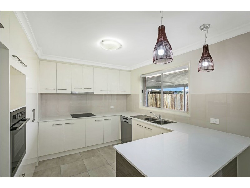8 Nash Drive, Glenvale QLD 4350