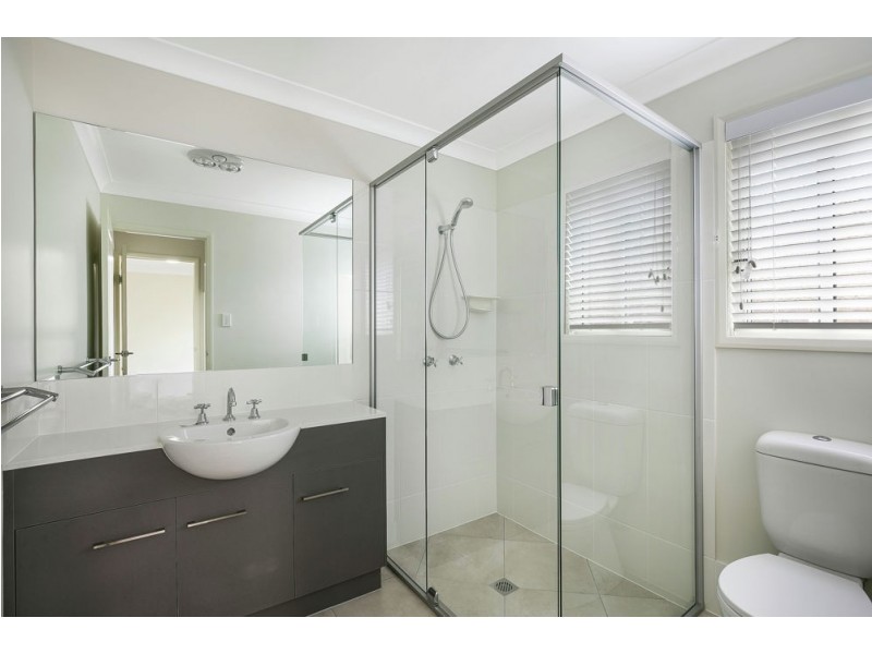 8 Nash Drive, Glenvale QLD 4350