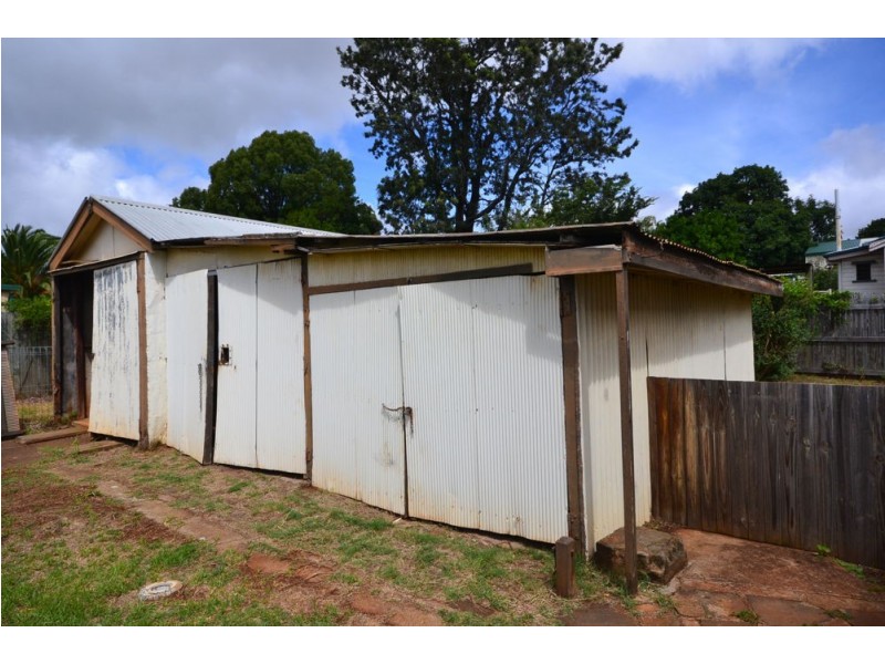 32 Avondale Street, Newtown QLD 4350