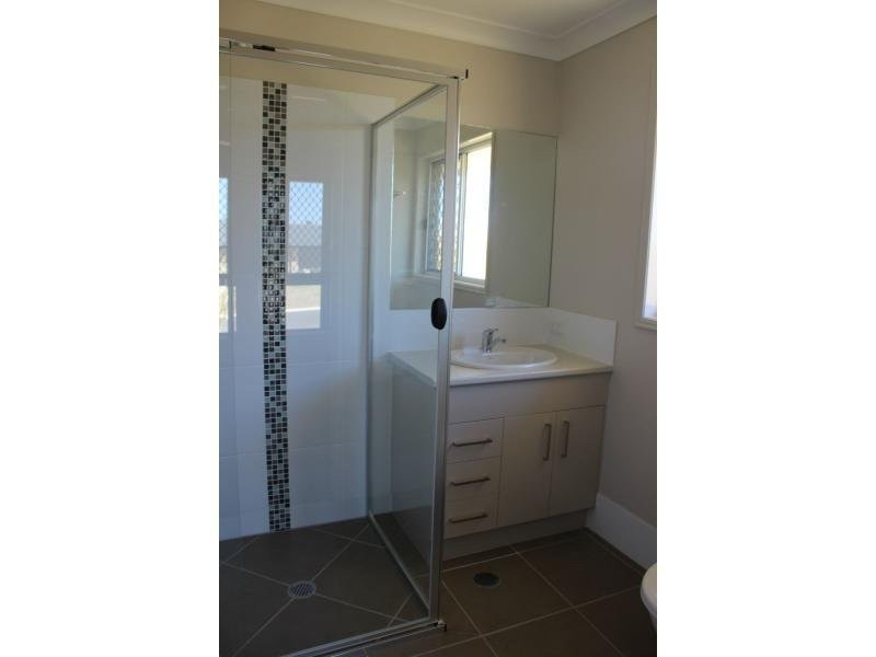 7 Wandoo Crescent, Westbrook QLD 4350