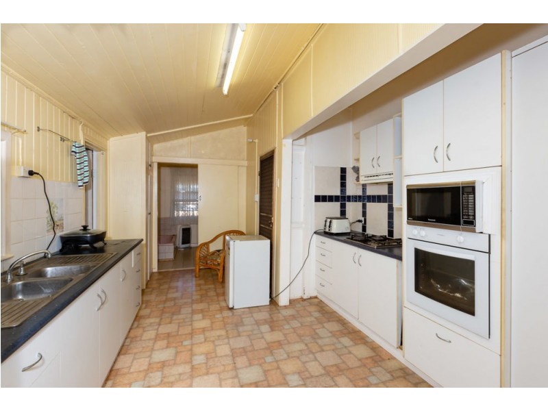 130 Ruthven Street, Harlaxton QLD 4350