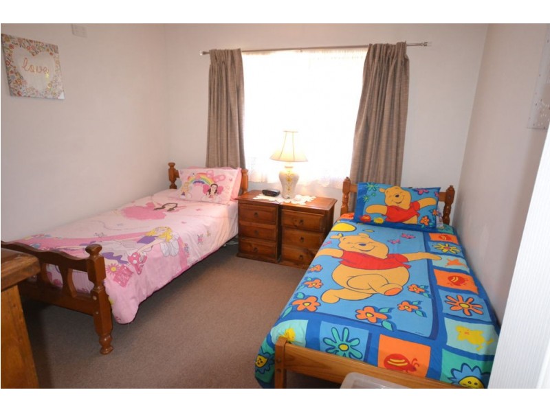 16 Canberra Street, Harristown QLD 4350