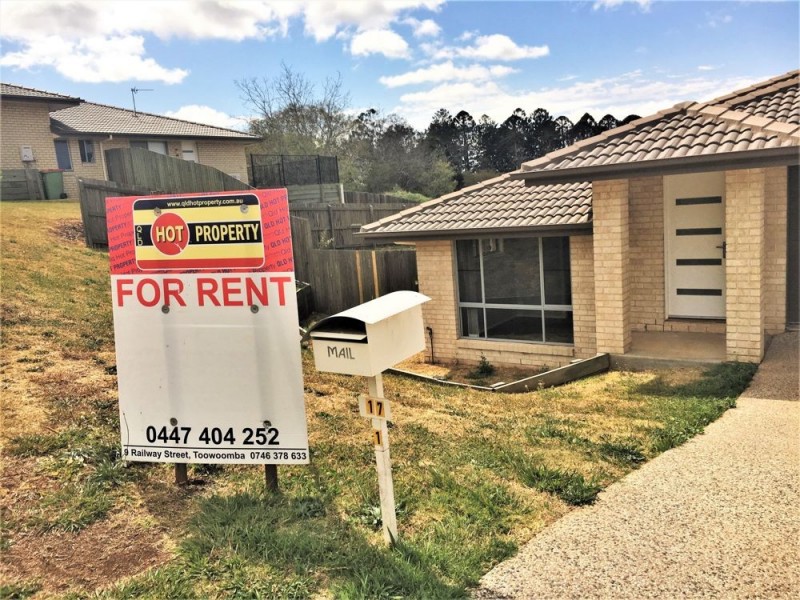 1/17 Alpine Court, Cranley QLD 4350