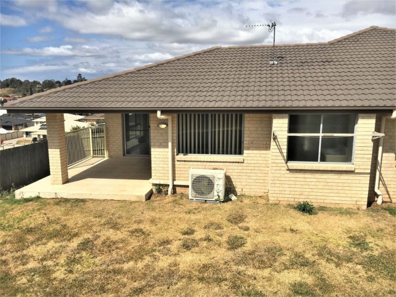 1/17 Alpine Court, Cranley QLD 4350