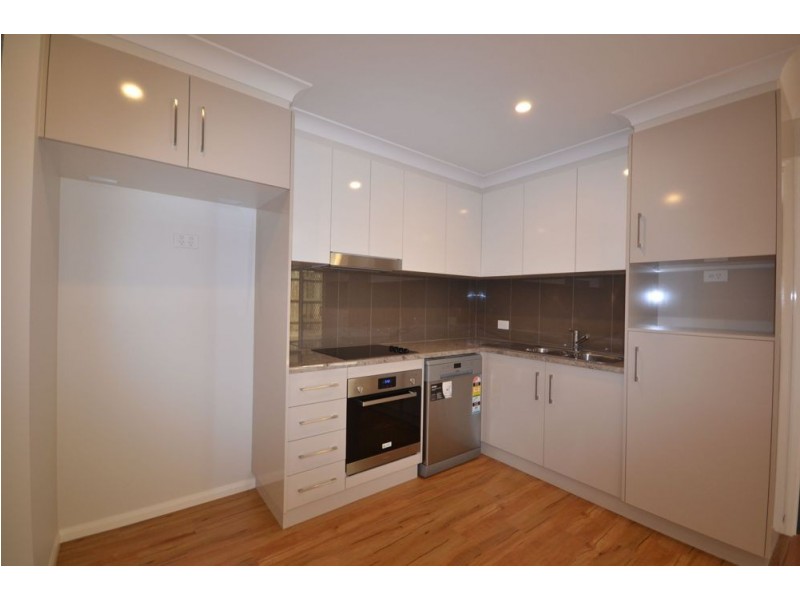 Unit 2/3 Carlin Street, Glenvale QLD 4350