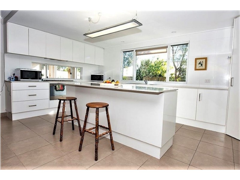 20 Saba Court, Middle Ridge QLD 4350