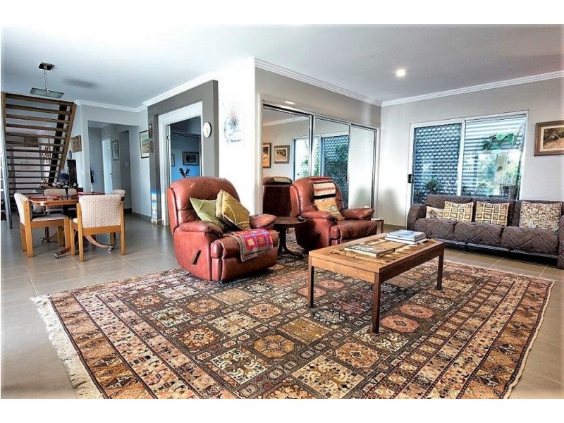 20 Saba Court, Middle Ridge QLD 4350