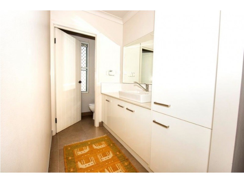 20 Saba Court, Middle Ridge QLD 4350