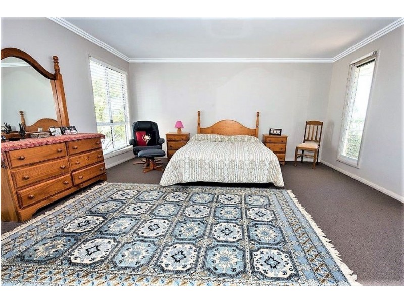 20 Saba Court, Middle Ridge QLD 4350