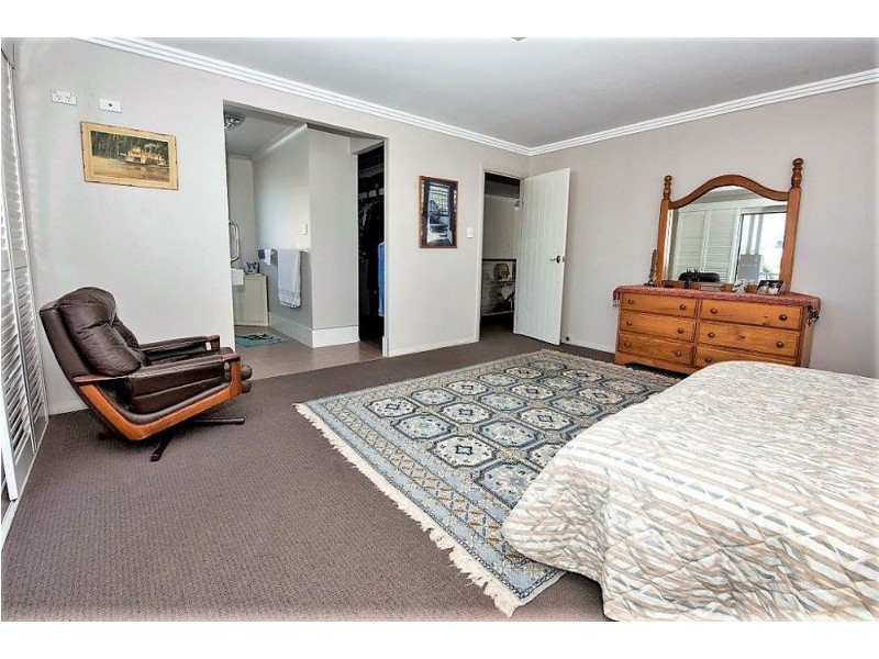 20 Saba Court, Middle Ridge QLD 4350