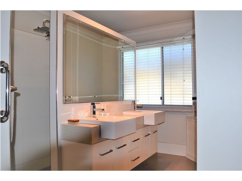 20 Saba Court, Middle Ridge QLD 4350