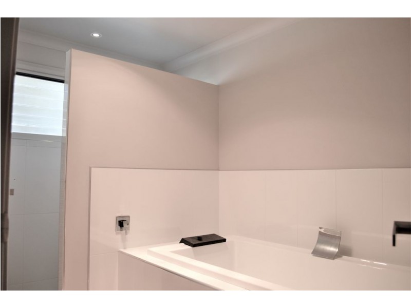 20 Saba Court, Middle Ridge QLD 4350