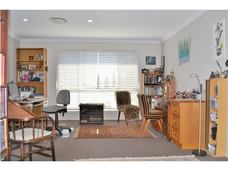 20 Saba Court, Middle Ridge QLD 4350