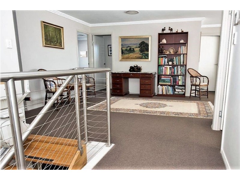 20 Saba Court, Middle Ridge QLD 4350