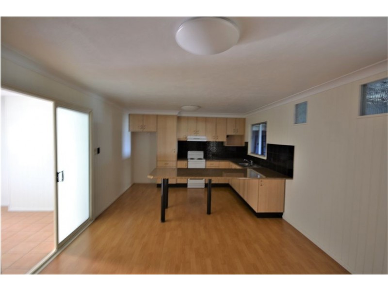 8/493 South Street, Harristown QLD 4350