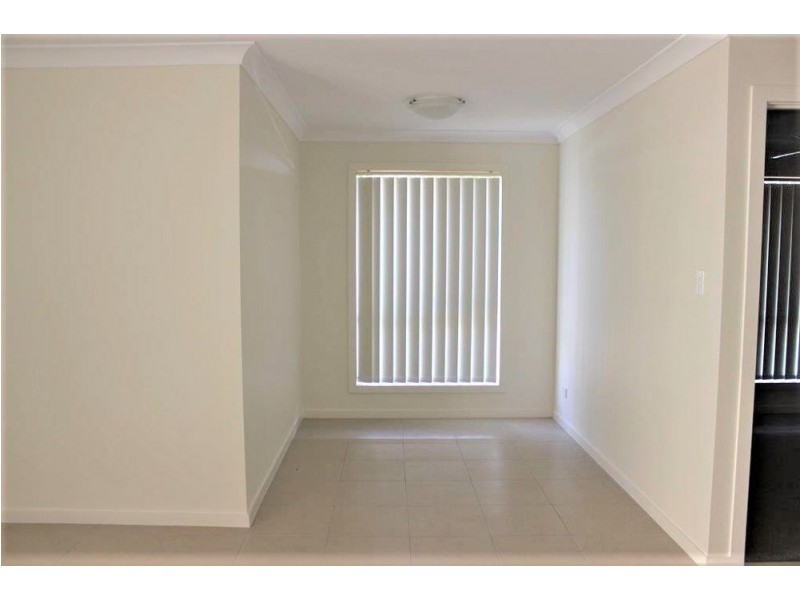 4 Preston Court, Glenvale QLD 4350