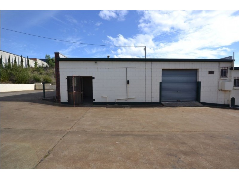Unit 1/2 Stradbroke Street, Rockville QLD 4350