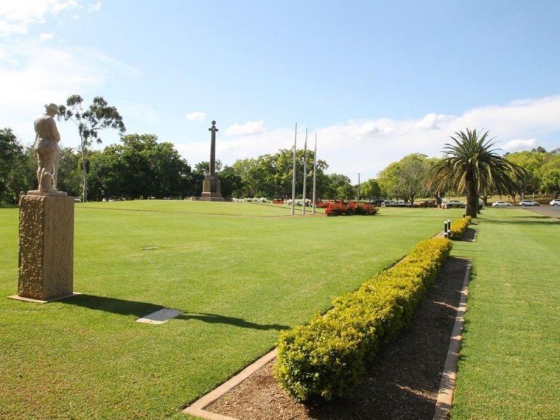 15 Stirling Street, East Toowoomba QLD 4350