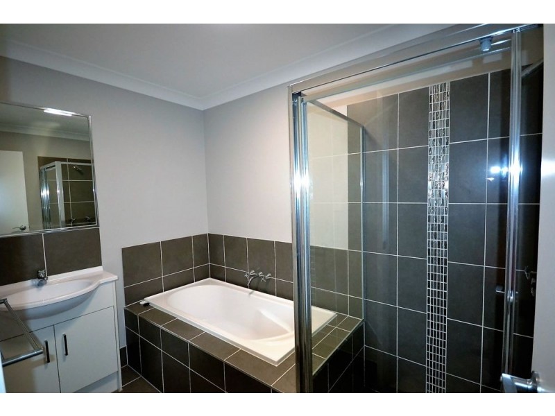 26A CARDAMON CRESCENT, Glenvale QLD 4350