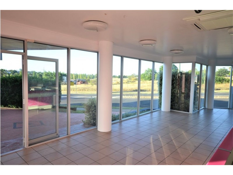 2 / 360 – 362 Stenner Street, Kearneys Spring QLD 4350