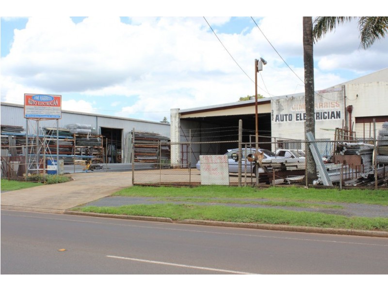 382 South Street, Harristown QLD 4350