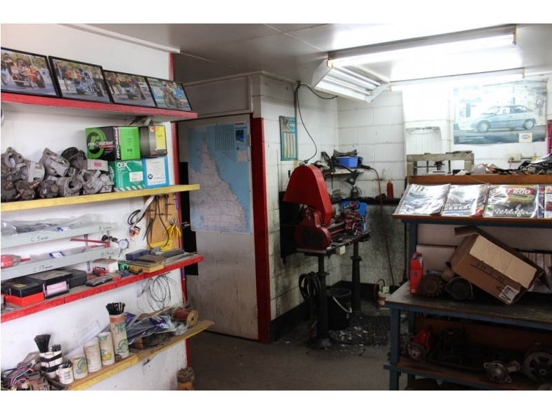 382 South Street, Harristown QLD 4350