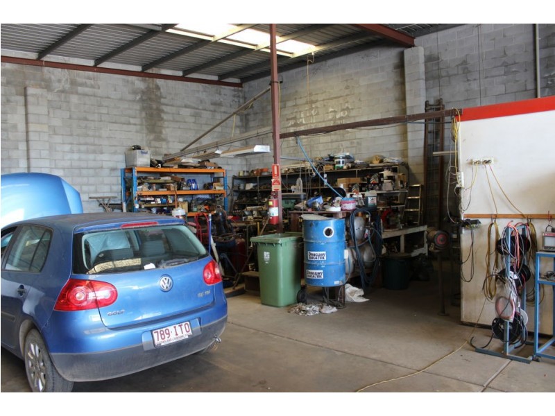 382 South Street, Harristown QLD 4350