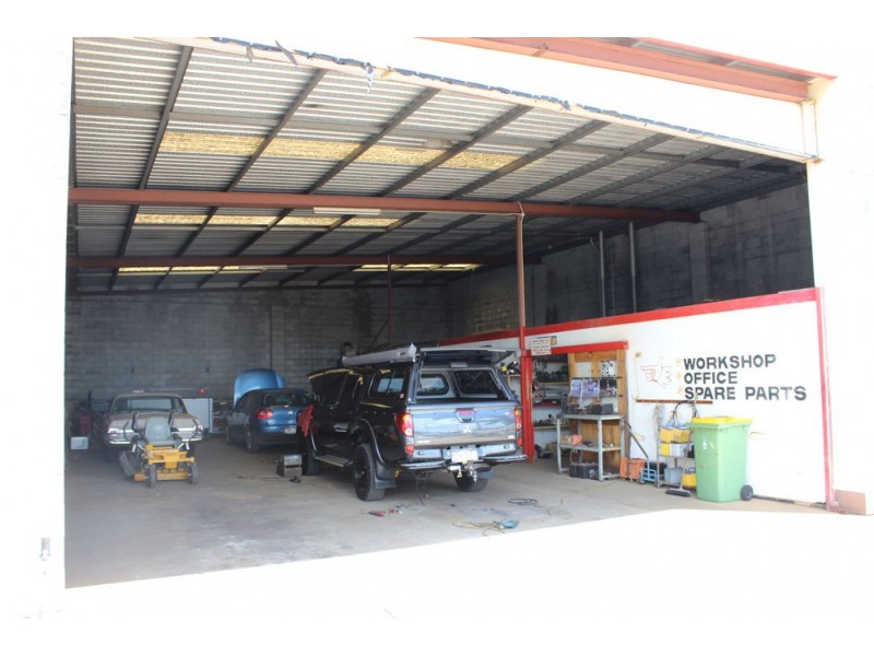 382 South Street, Harristown QLD 4350