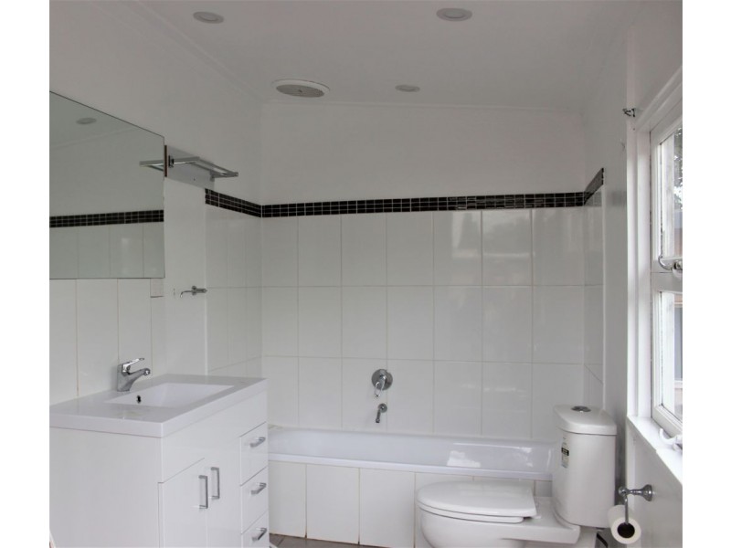 4 Cox Street, Wilsonton QLD 4350