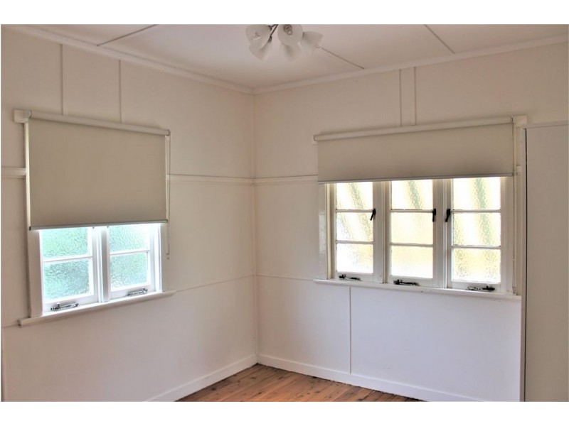 4 Cox Street, Wilsonton QLD 4350