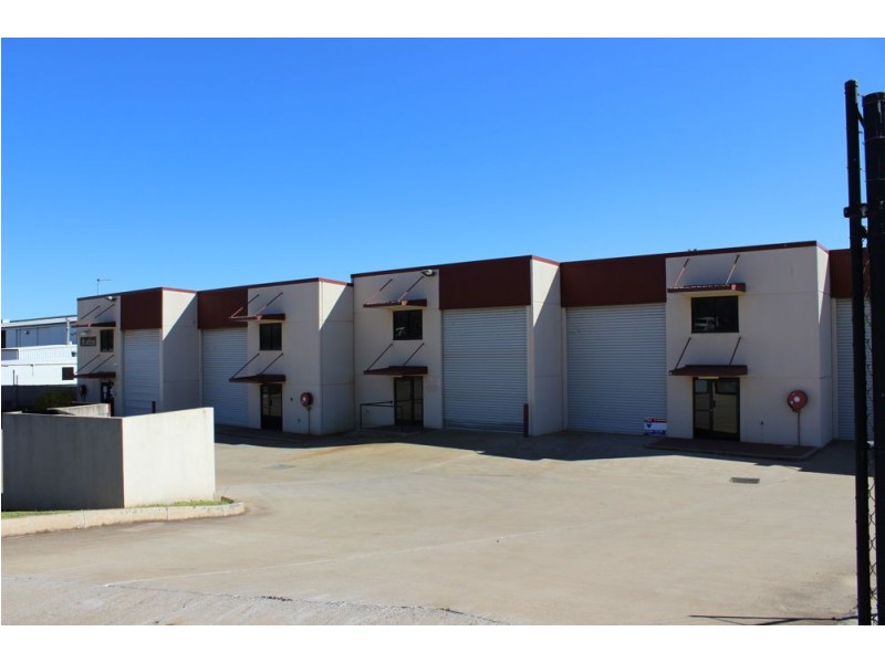 Unit 4/ 14 Civil Court, Harlaxton QLD 4350
