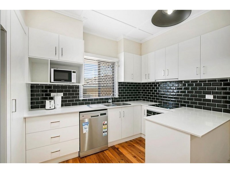 27 Hursley Road, Newtown QLD 4350