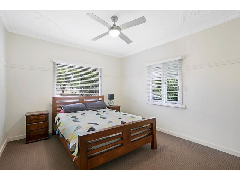 27 Hursley Road, Newtown QLD 4350