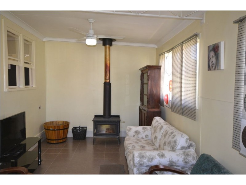 280 Alderley Street, Centenary Heights QLD 4350