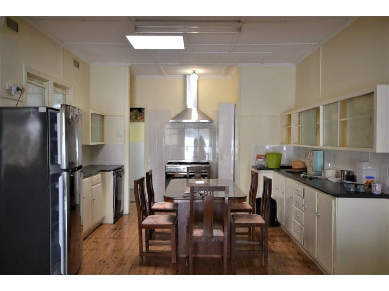 280 Alderley Street, Centenary Heights QLD 4350