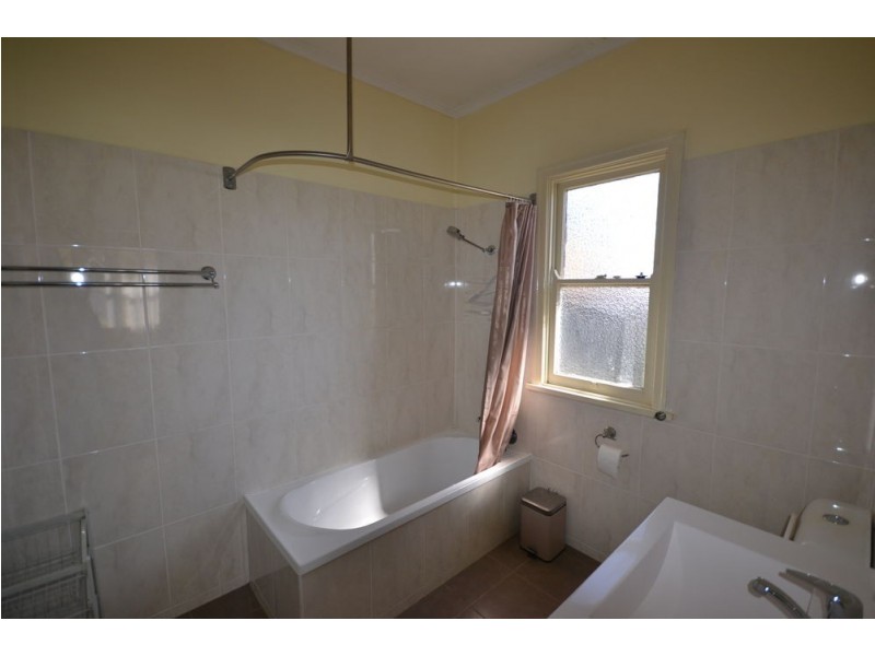 280 Alderley Street, Centenary Heights QLD 4350