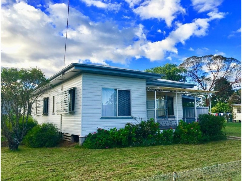 37 Hospital Road, Dalby QLD 4405