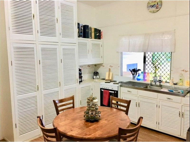 37 Hospital Road, Dalby QLD 4405